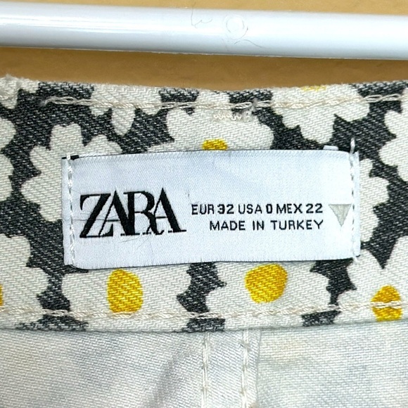 Zara Daisy Floral High Waist Denim Shorts Button Fly Size 0 Coastal Resort - Picture 6 of 9